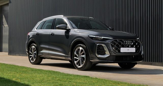 Audi Q5 thế hệ mới cập bến Việt Nam: SUV hạng sang cỡ trung giá gần 3 tỷ đồng có gì đặc biệt?